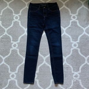Dark Wash American Eagle Jeans!